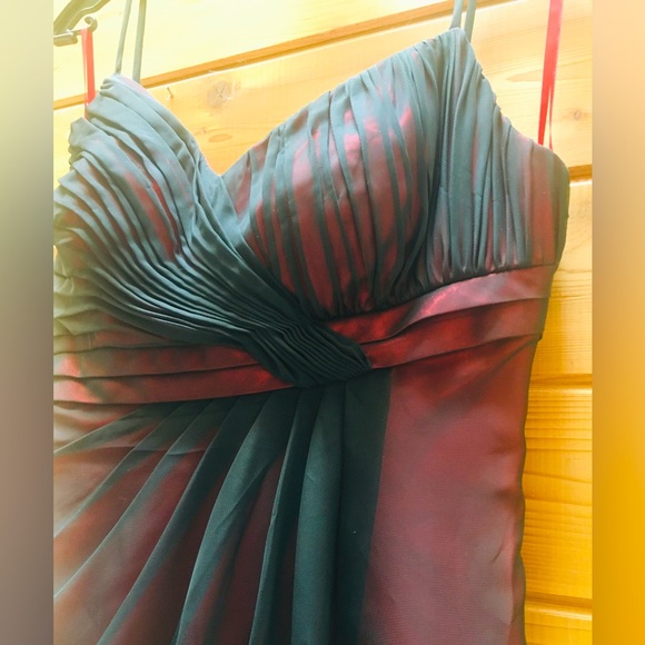 Semi-Formal Red and Black Dress - Picture 2 of 6